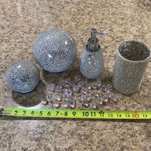 Sparkle bathroom decor (mirror chip mosaic)